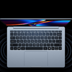 Vedere de sus a tastaturii complete și touchpad mare Xiaomi Redmibook 14 Pro 2026